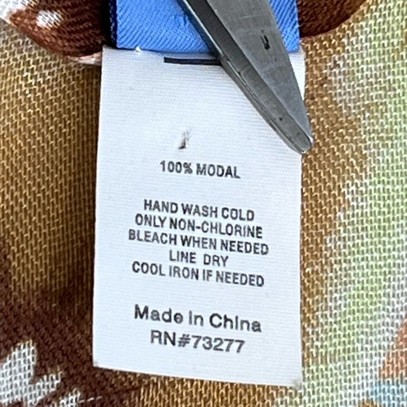 Vera Wang Bloomcore Floral Lightweight Scarf Shawl - Picture 10 of 10